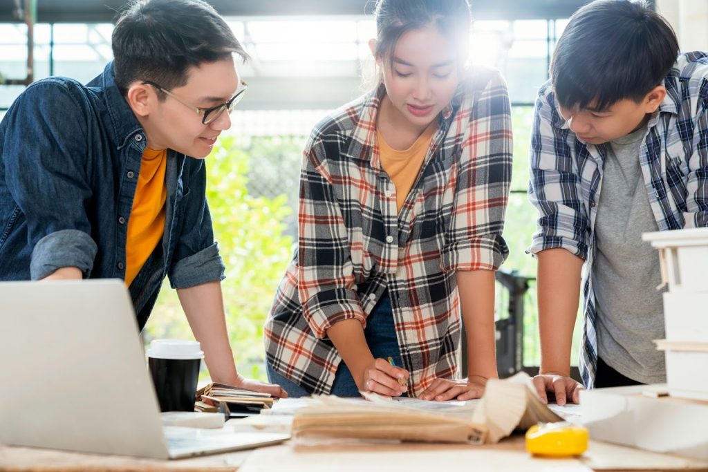 find-right-web-page-designer-near-me